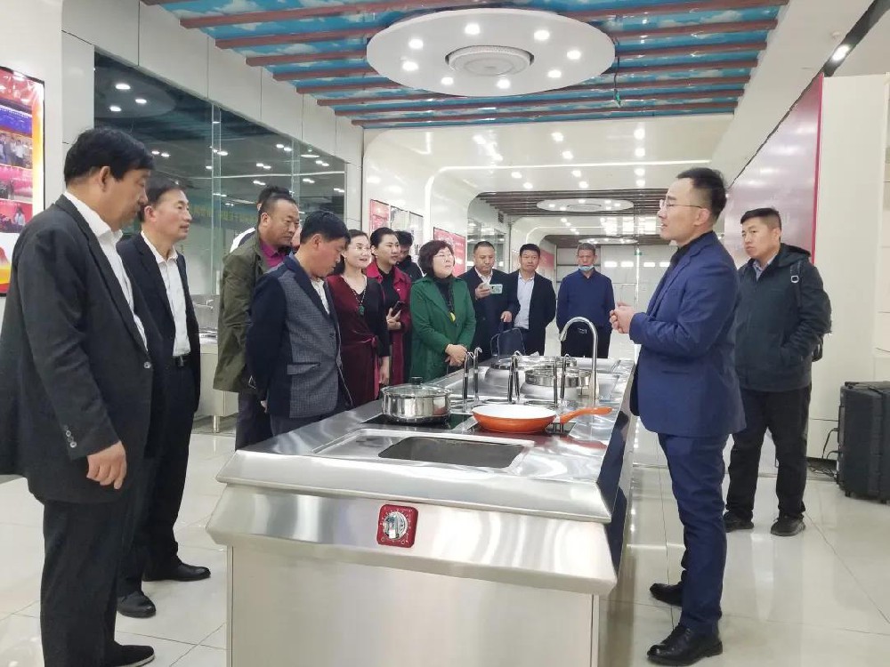 臨沂市工商聯(lián)餐飲酒店業(yè)商會(huì)一行來公司考察交流